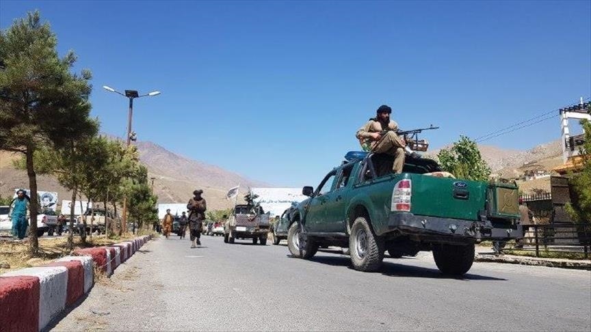 Anggota Taliban Bersenjata Atau Seragam Militer Dilarang Masuk Ke Taman Di Afghanistan